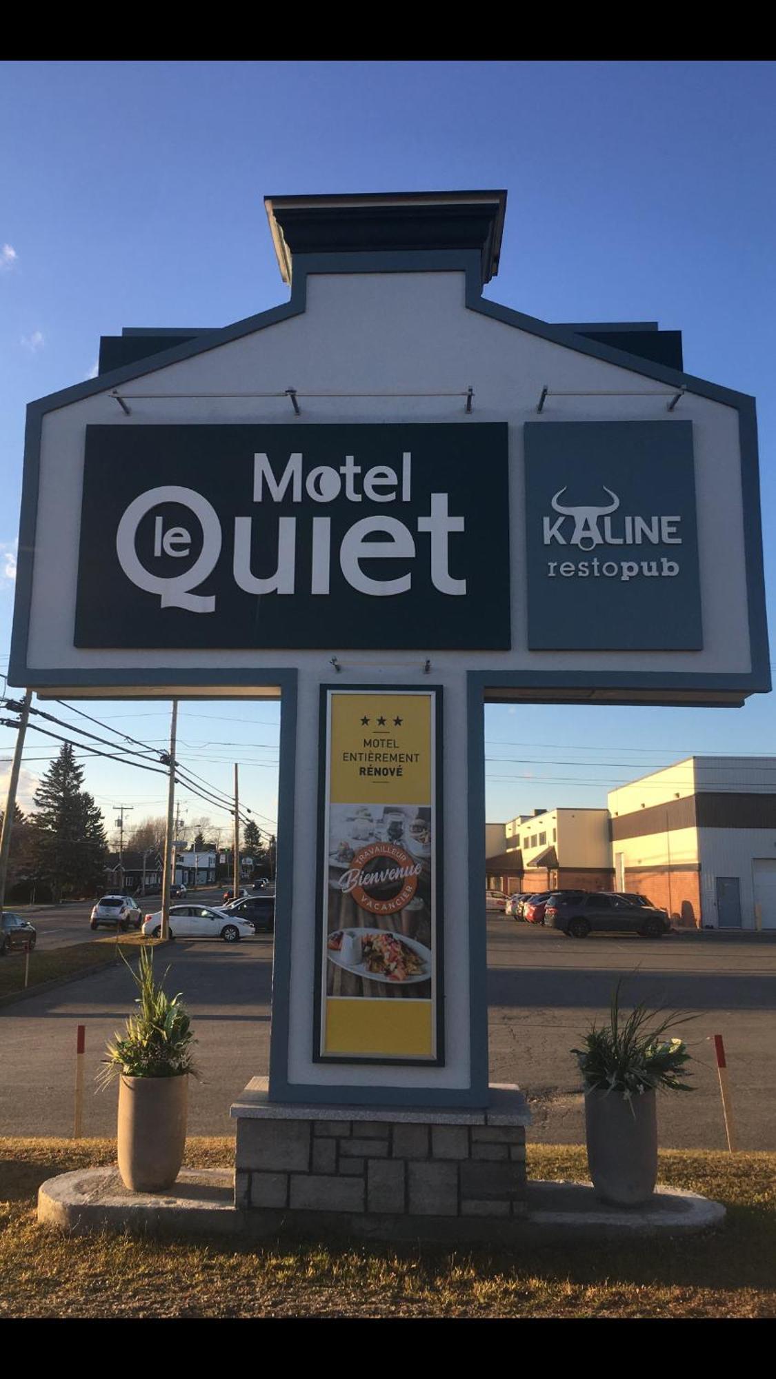 Hotel Motel Le Quiet Lac-Megantic ภายนอก รูปภาพ